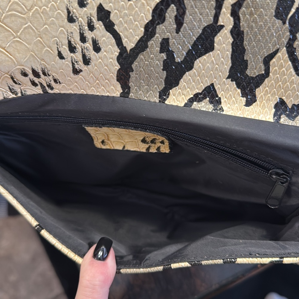 Purse - Picture 4 of 4